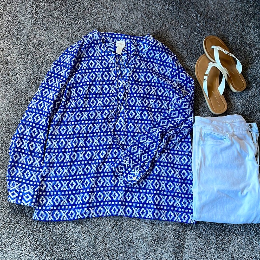 Chico’s Women’s blouse size 1 Blue/White. Excellent condition.